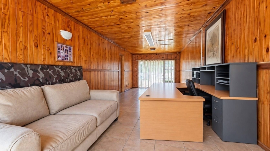 4 Bedroom Property for Sale in Flimieda North West
